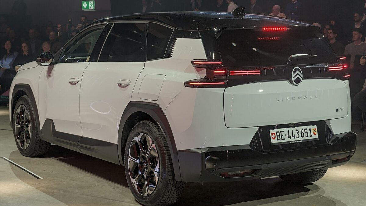 Citroën C5 Aircross Electric – widok z boku