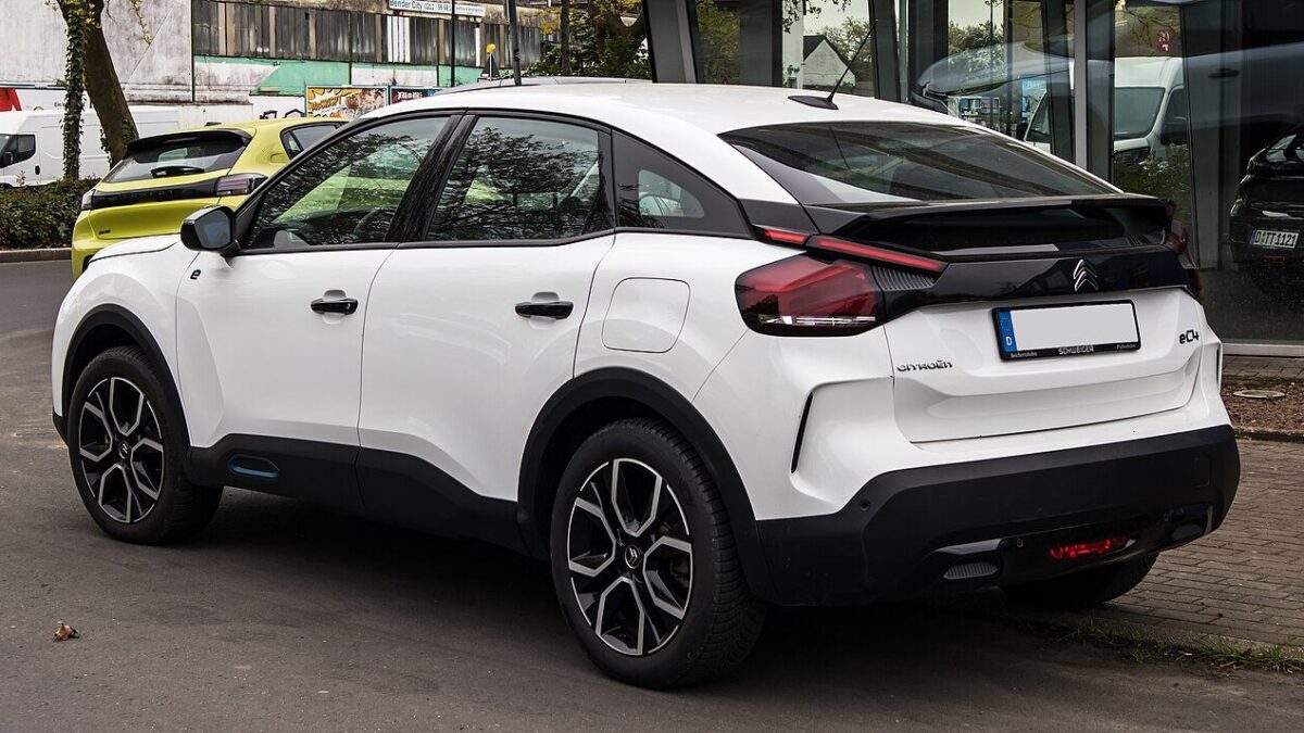 Citroën ë-C4 Collection Extended Range (2021) – widok z tyłu