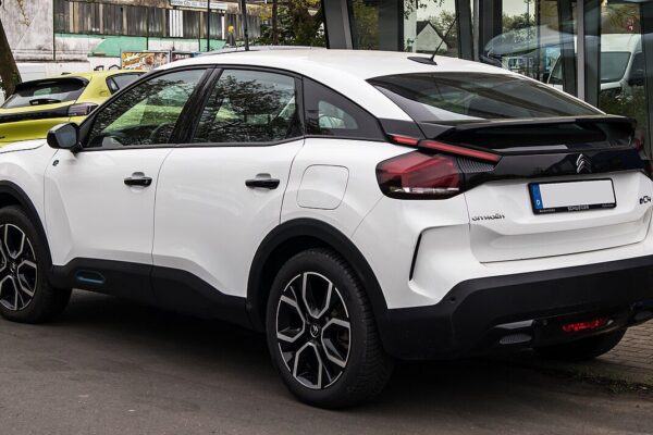 Citroën ë-C4 (2021) – widok z tyłu