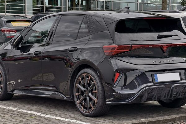 Cupra Born (2021) – widok z tyłu