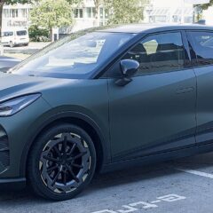 Cupra Raval Plus 135 KM 37 kWh (2026) – widok z boku