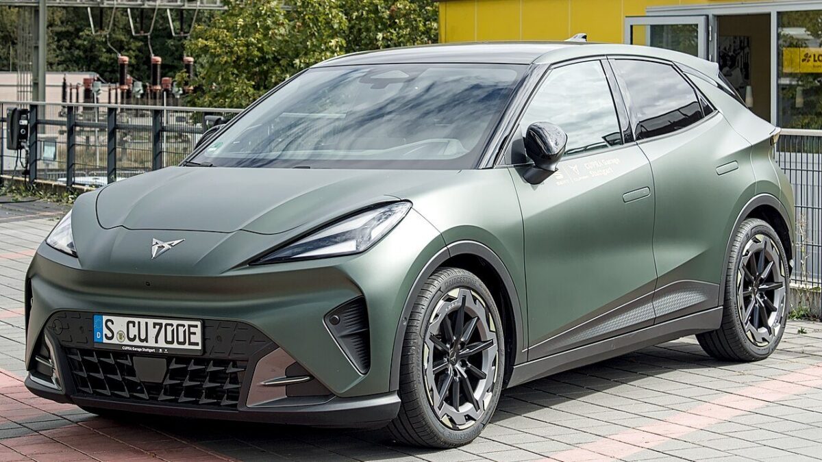 Cupra Raval Plus 135 KM 37 kWh (2026) – widok z przodu