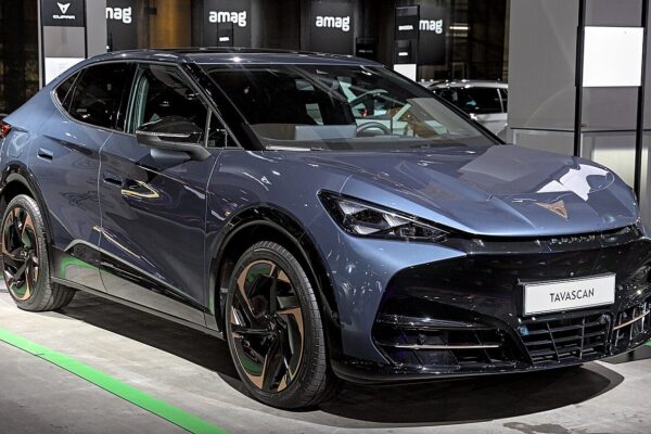 Cupra Tavascan (2024) – widok z przodu