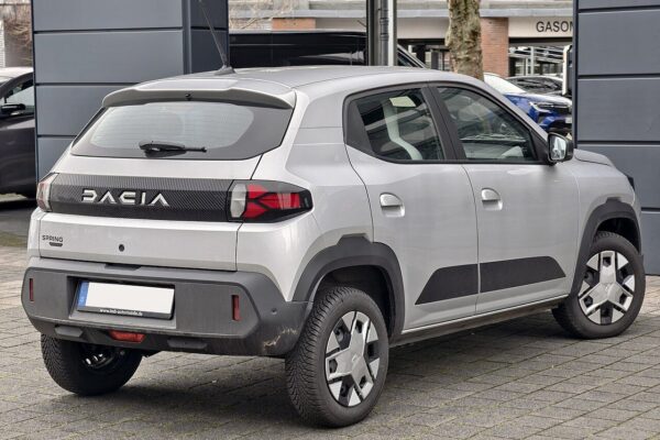 Dacia Spring – widok z boku
