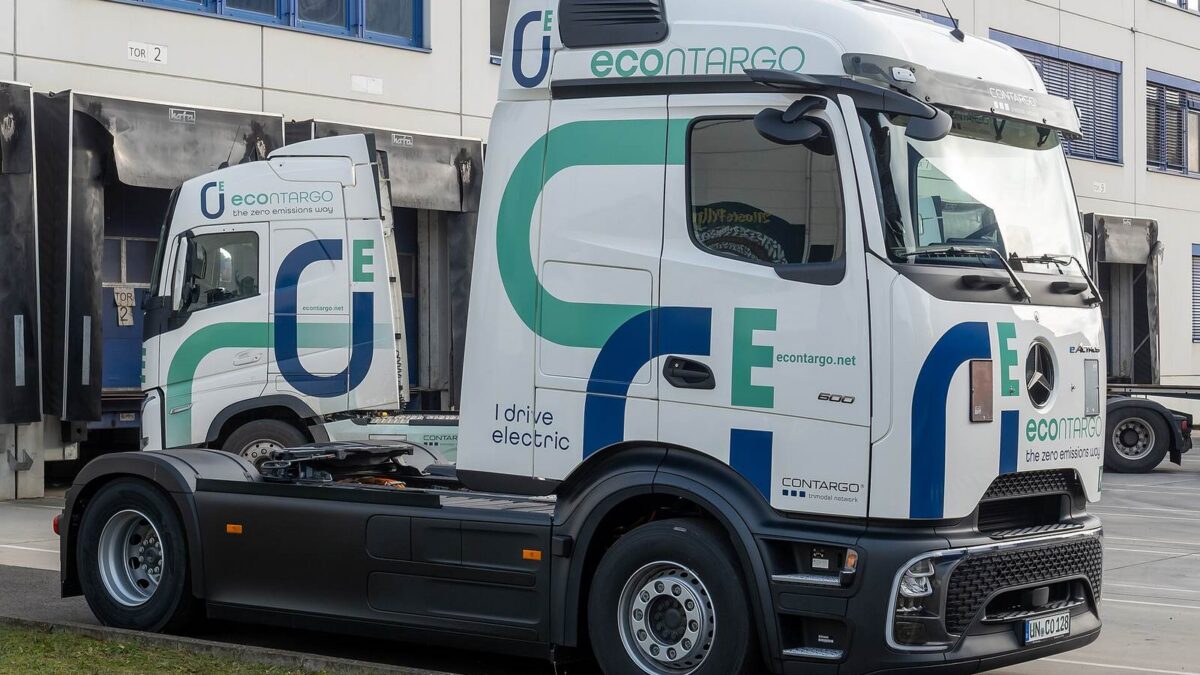 Elektryczne ciężarówki w Europie - Mercedes-Benz eActros 600 na rampie przeładunkowej