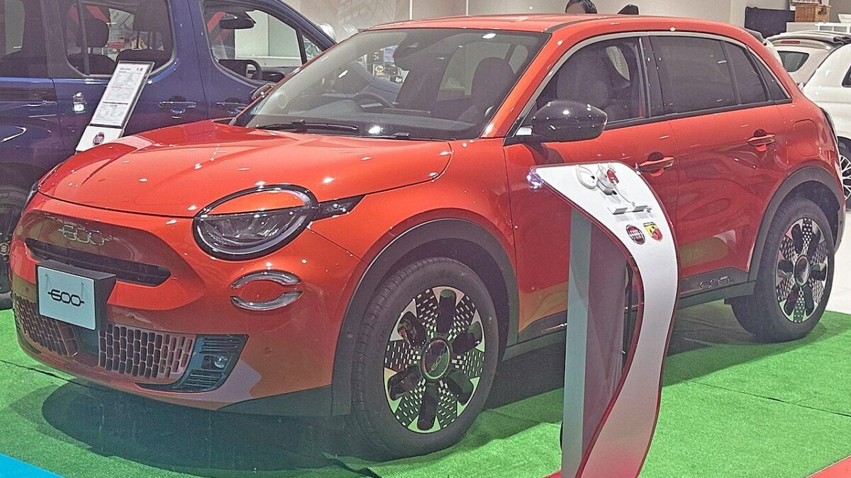 Fiat 600e Icon (2023) – zdjęcie 1