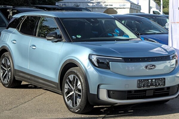 Ford Explorer – widok z boku