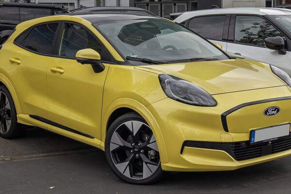 Ford Puma Gen-E – widok z boku