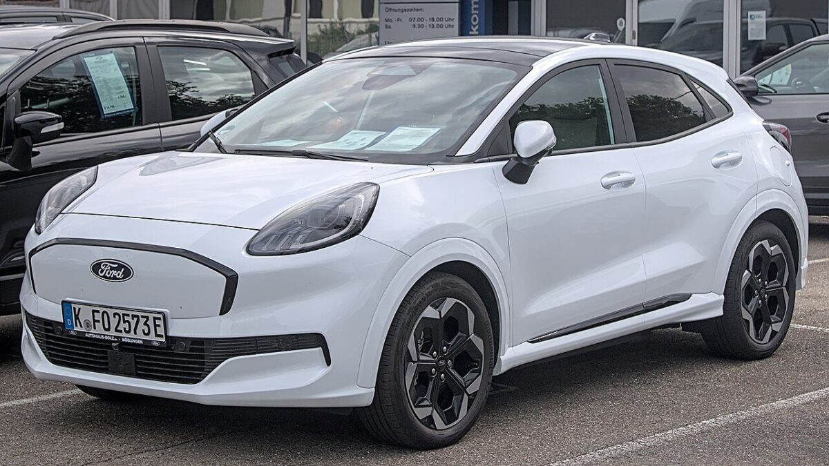 Ford Puma Gen-E Black Edition (2024) – zdjęcie 2