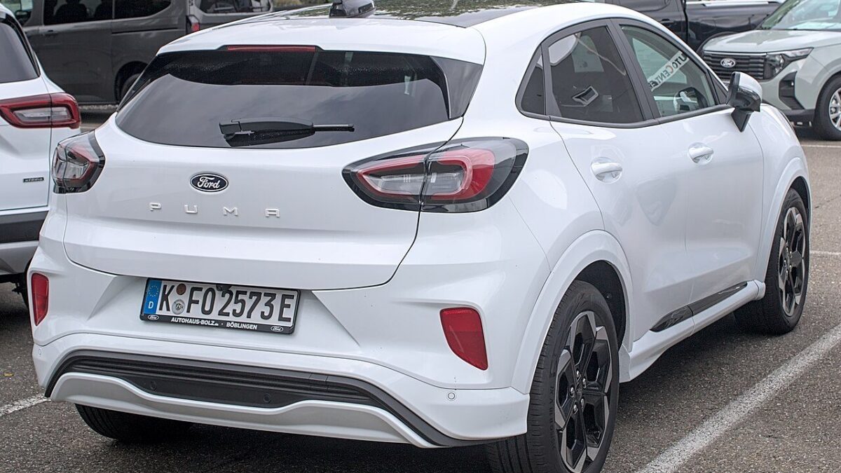 Ford Puma Gen-E Black Edition (2024) – zdjęcie 3