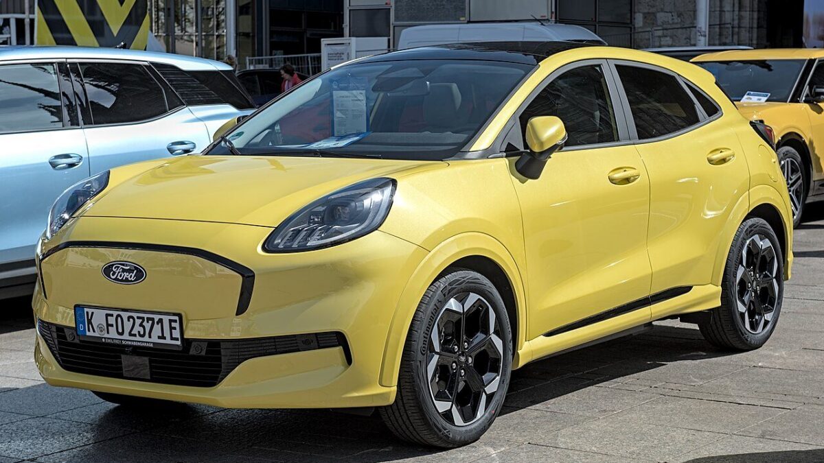Ford Puma Gen-E Black Edition (2024) – widok z przodu
