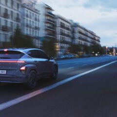 Hyundai Kona Electric Executive Plus 48,6 kWh (2023) – widok z tyłu