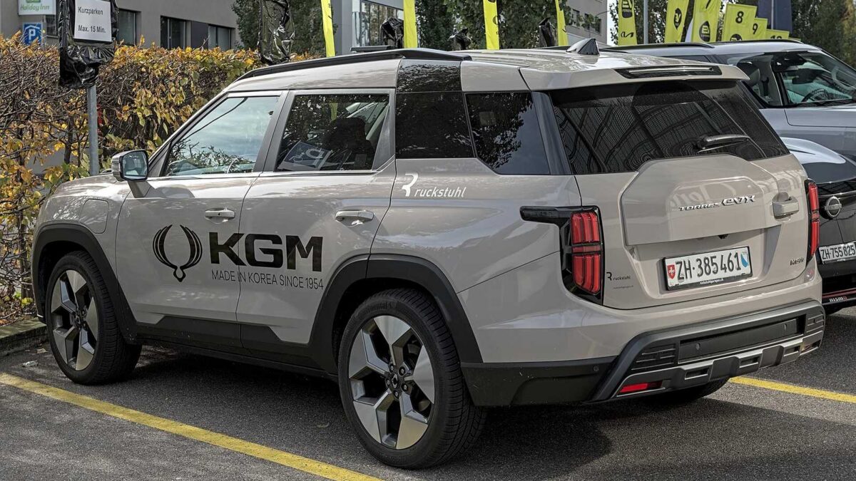 KGM Torres EVX — elektryczny SUV pokazany na targach Auto Zürich 2025