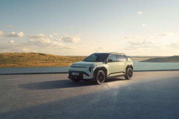 Kia EV3 – widok z boku