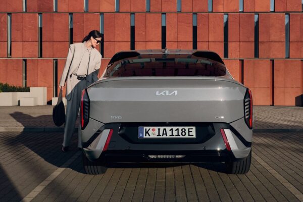 Kia EV4 Fastback (2025) – widok z tyłu