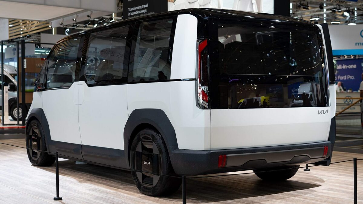 Elektryczny van Kia PV5 Passenger na wystawie IAA 2024