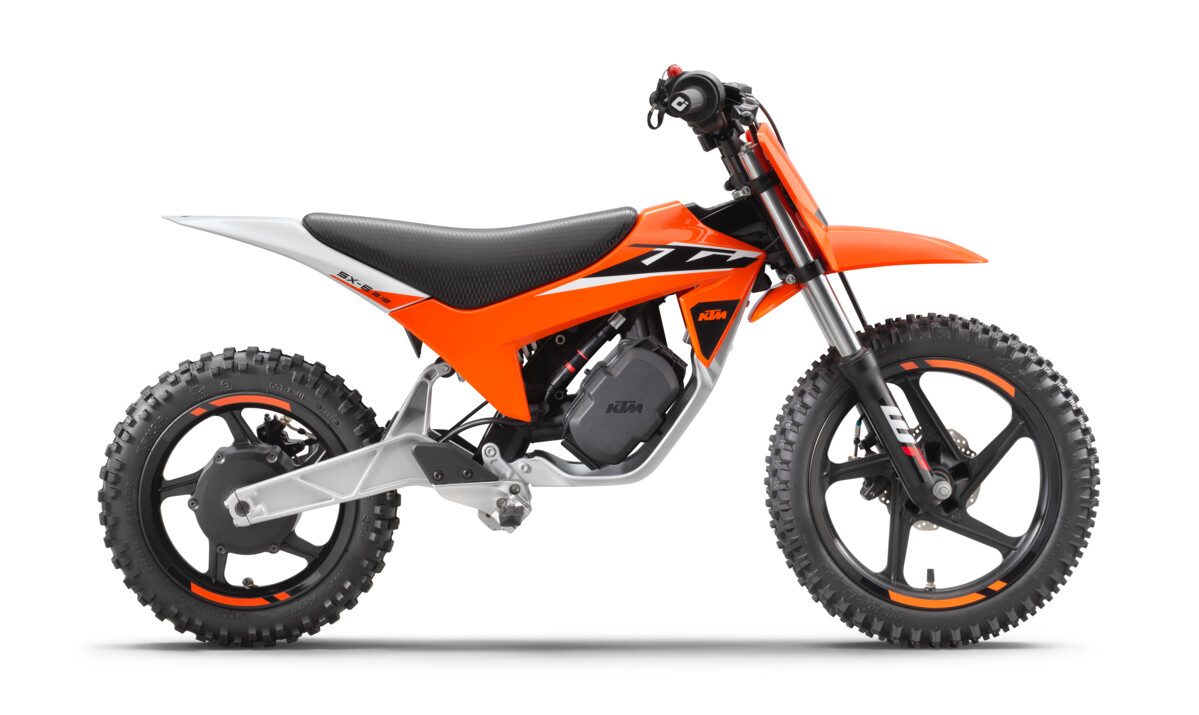 KTM SX-E 2.12 — elektryczny motocykl dla dzieci, drugi widok z boku