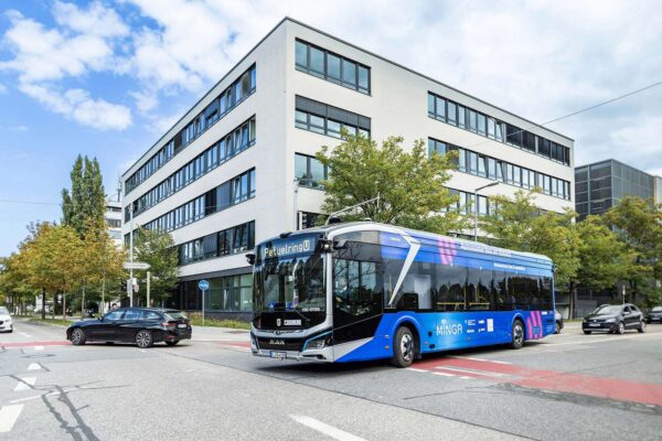 Autonomiczny autobus MAN wyjechał na ulice Monachium. Projekt MINGA w nowym etapie