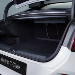 Mercedes-Benz C-Klasa elektryczna C 300 4MATIC (2026) – bagażnik