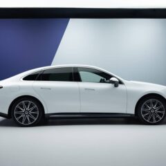 Mercedes-Benz C-Klasa elektryczna C 300 4MATIC (2026) – widok z boku