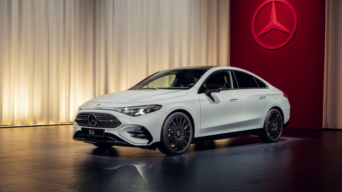 Mercedes-Benz CLA – widok z boku