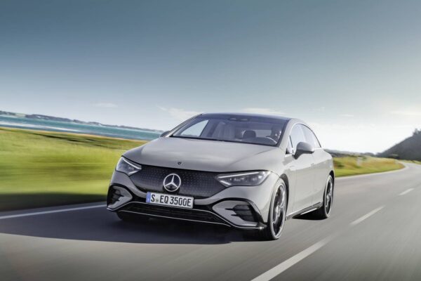 Mercedes-Benz EQE (2022) – widok z przodu