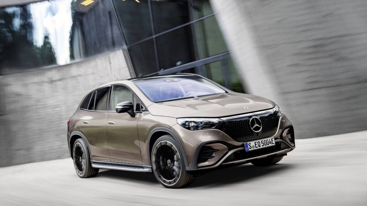 Mercedes-Benz EQE SUV EQE 300 (2022) – widok z przodu