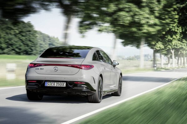 Mercedes-Benz EQE (2022) – widok z tyłu