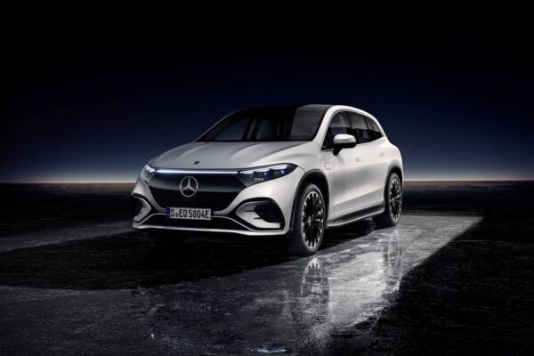 Mercedes-Benz EQS SUV (2022) – widok z przodu