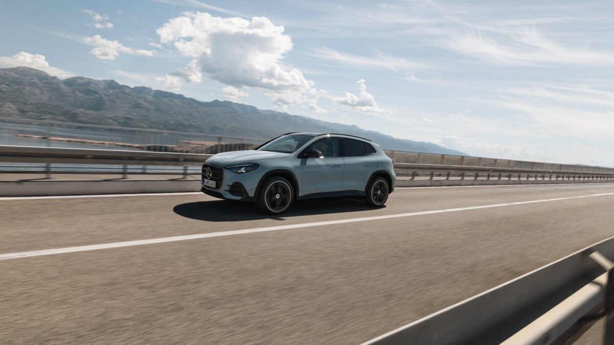 Mercedes-Benz GLA – widok z boku
