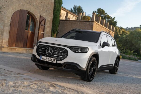 Mercedes-Benz GLB (2026) – widok z przodu