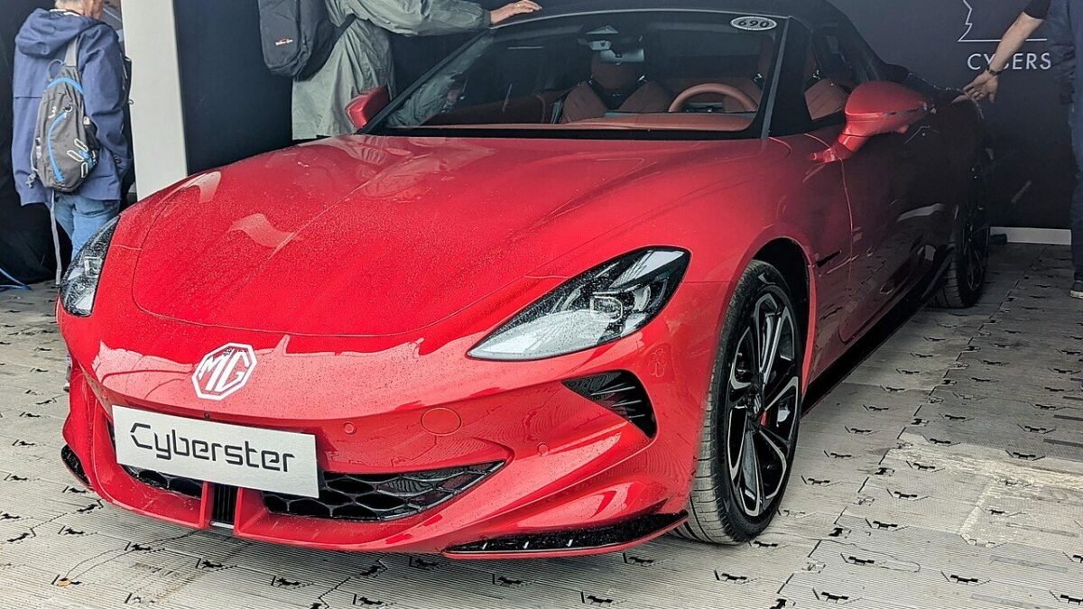 MG Cyberster AWD 77 kWh (2025) – zdjęcie 1