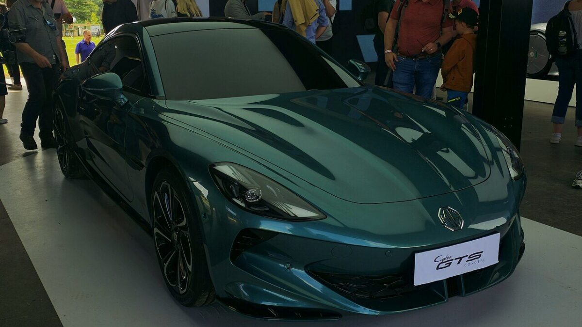 MG Cyberster AWD 77 kWh (2025) – zdjęcie 2