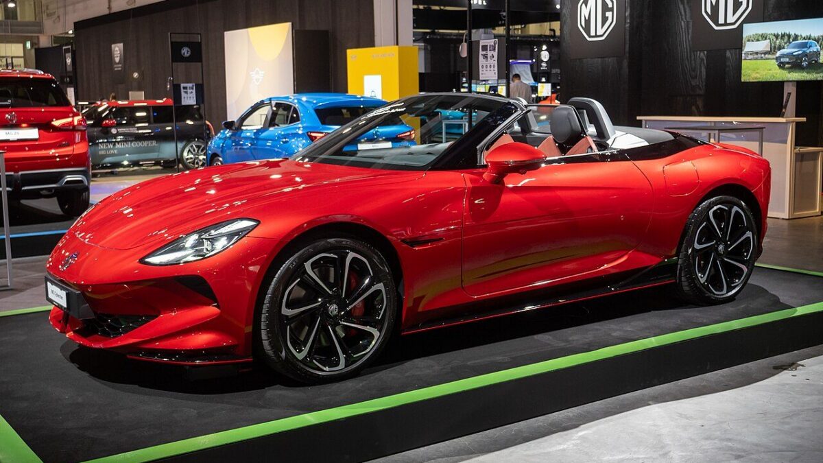MG Cyberster AWD 77 kWh (2025) – zdjęcie 3