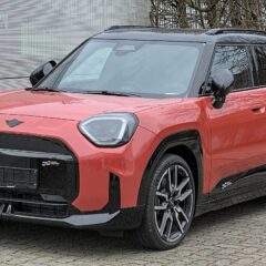 Mini Aceman E (2024) – widok z boku
