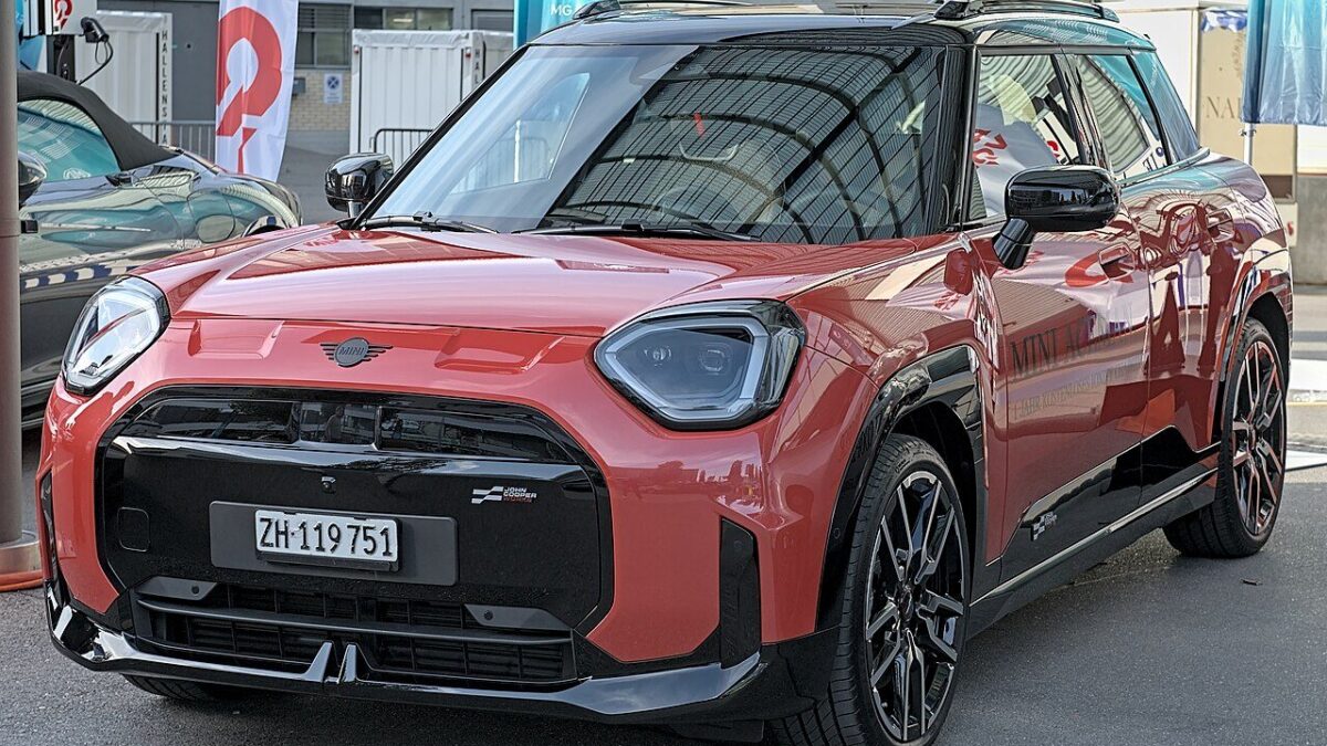 Mini Aceman E (2024) – widok z przodu