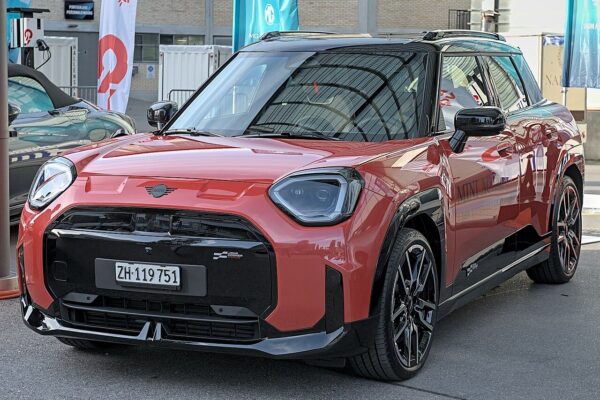 Mini Aceman (2024) – widok z przodu