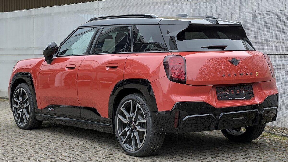 Mini Aceman E (2024) – widok z tyłu