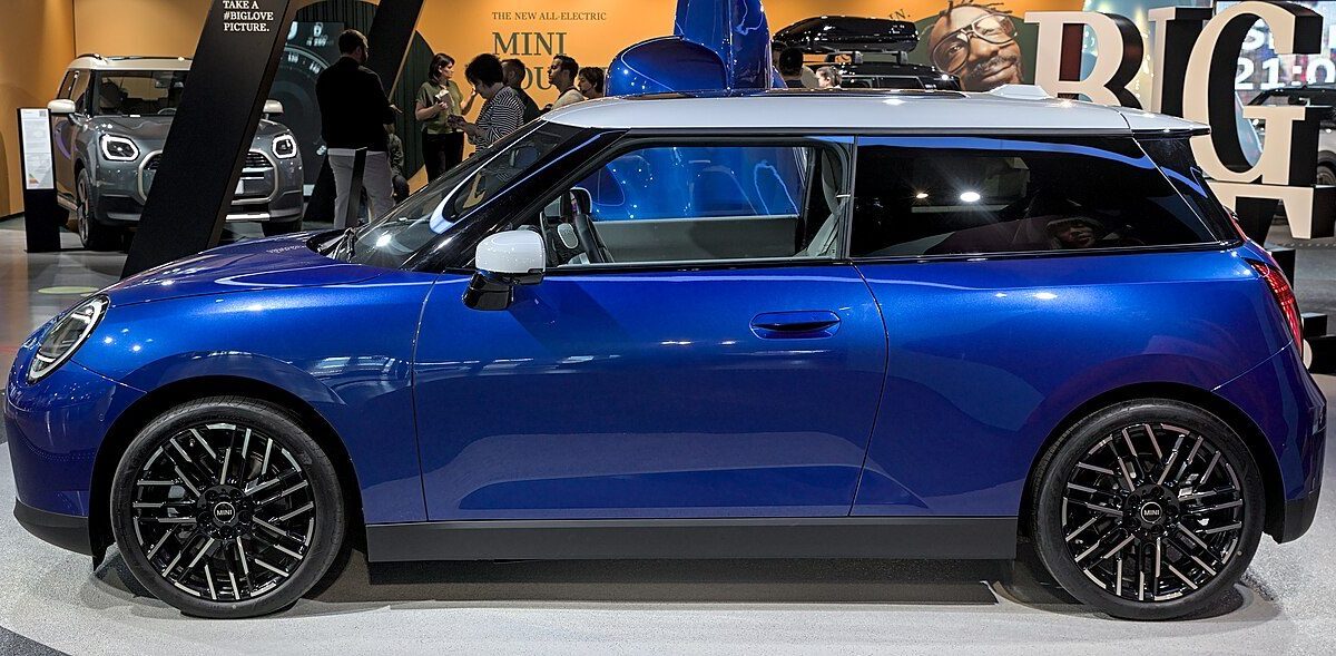 Mini Cooper – widok z boku