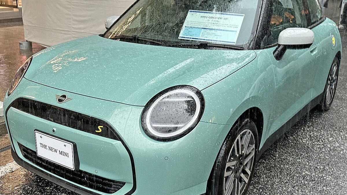 Mini Cooper E (2024) – zdjęcie 2