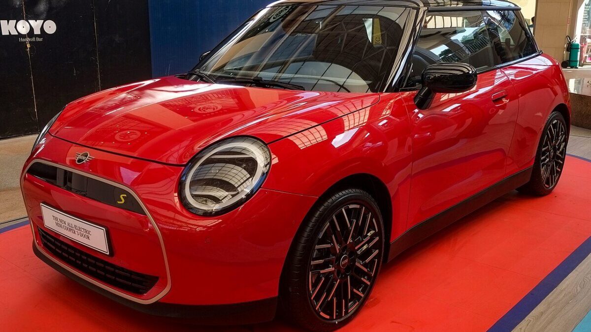 Mini Cooper E (2024) – zdjęcie 3