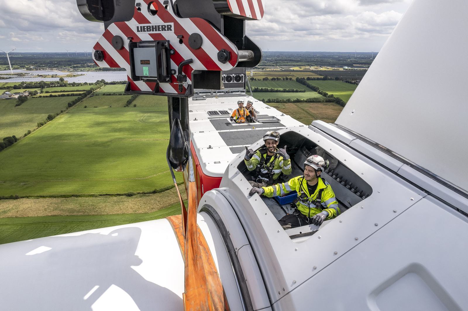 Montaż turbiny wiatrowej Nordex N175/6.X — materiał prasowy do tekstu o zamówieniach 228 MW