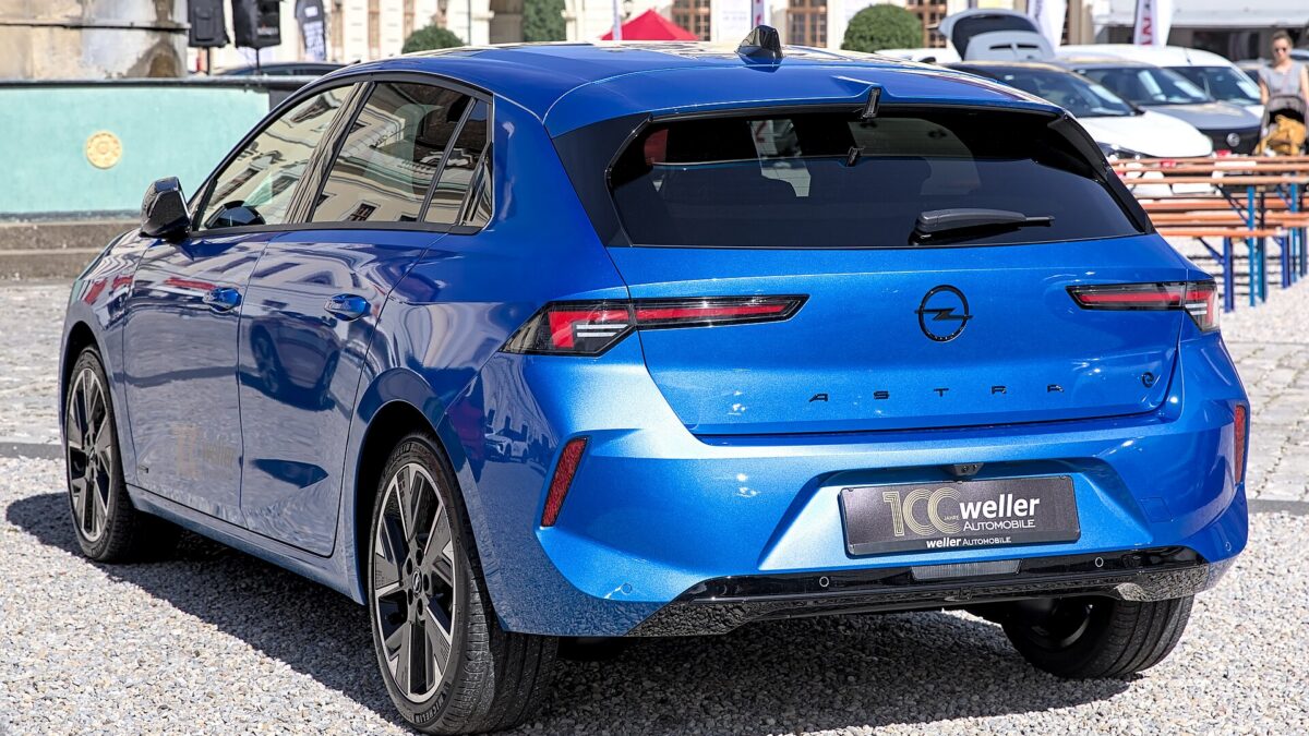Opel Astra Electric 156 KM 55 kWh (2024) – zdjęcie 2