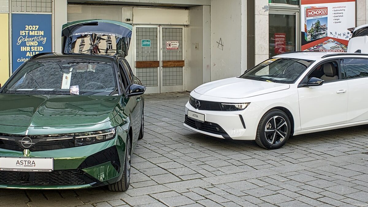 Opel Astra Sports Tourer Electric 156 KM 55 kWh (2024) – zdjęcie 2