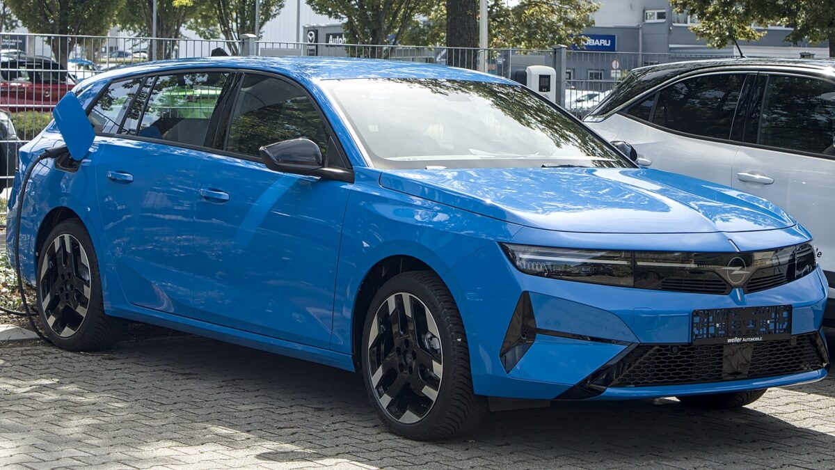 Opel Astra Sports Tourer Electric 156 KM 55 kWh (2024) – zdjęcie 1