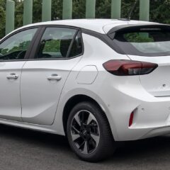 Opel Corsa Electric e136 136 KM 46 kWh (2019) – widok z tyłu