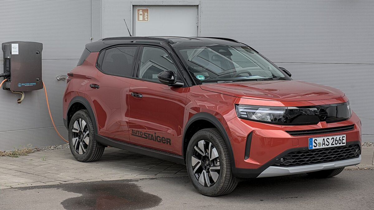 Opel Frontera Electric – widok z boku