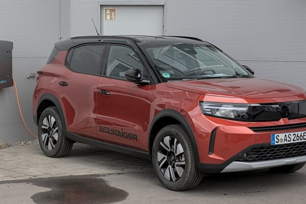 Opel Frontera Electric – widok z boku