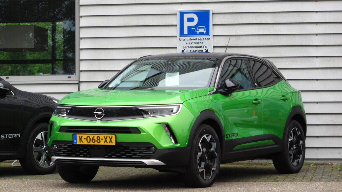 Opel Mokka Electric – widok z boku
