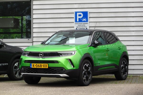 Opel Mokka Electric – widok z boku